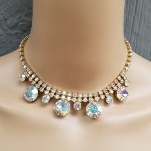 VINTAGE 1960s AURORA BOREALIS CRYSTAL & GOLDTONE CHOKER LENGTH NECKLACE